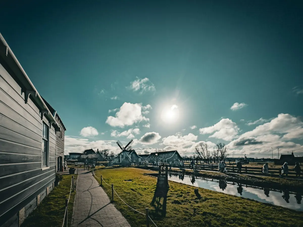 Zonnepanelen airbnb verhuur saldering 2027: gevolgen
