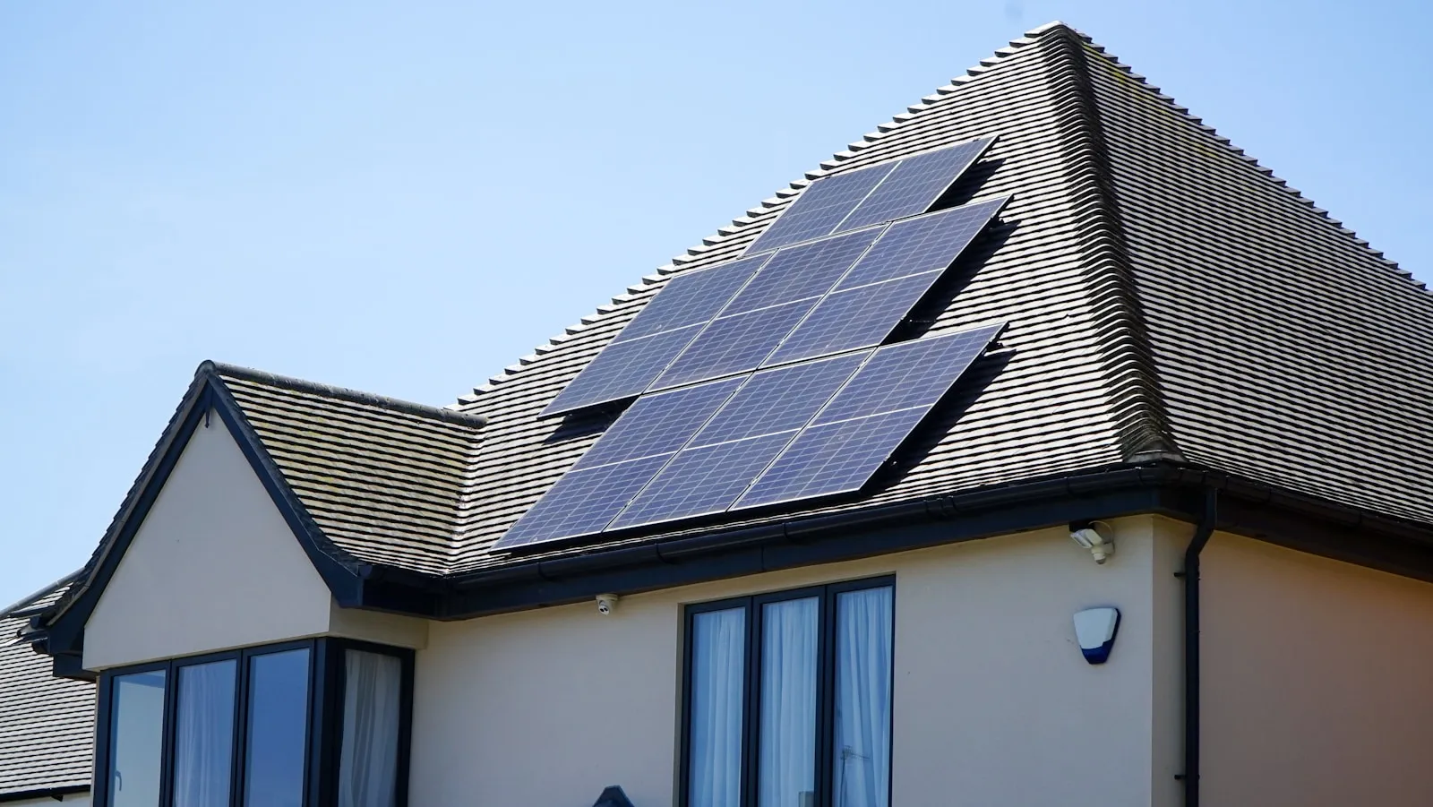 Zonnepanelen saldering 2027 scheiding woning: gevolgen