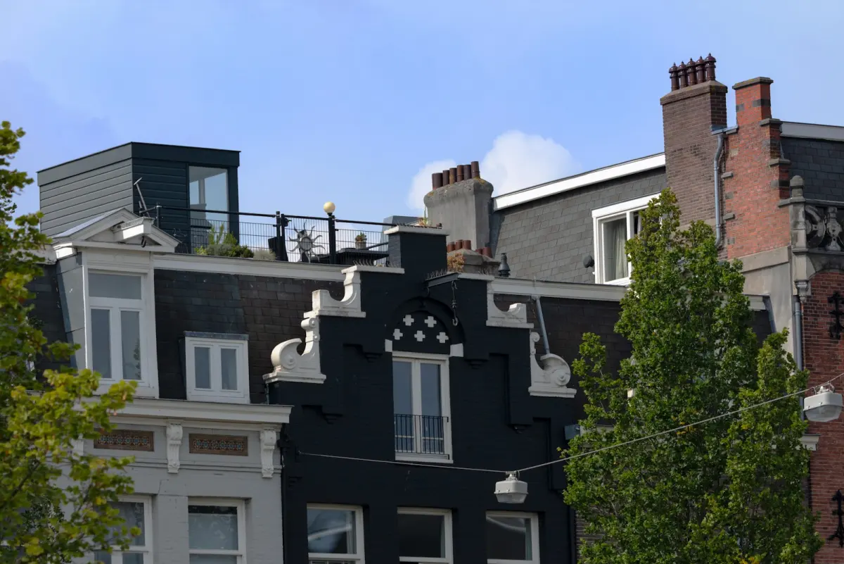 Zonnepanelen saldering 2027: warmtepomp of hybride