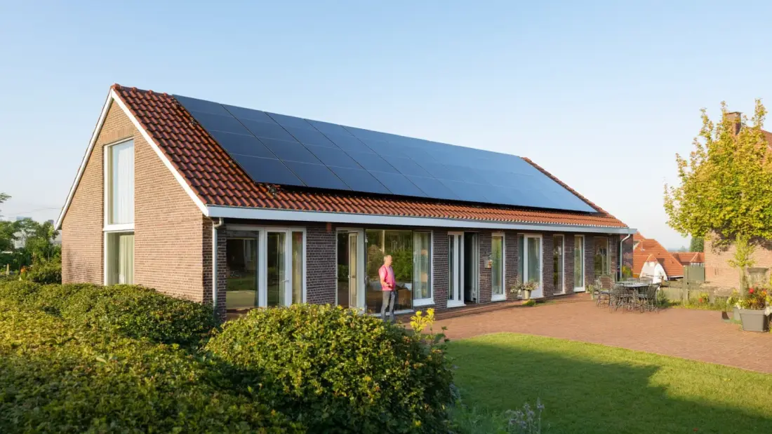 Zonnepanelen twee onder een kap saldering 2027: